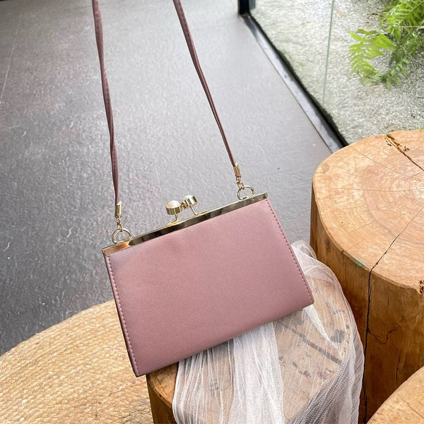 Retro Simple Wallet Underarm Handbag Lady Pearl Clip Small Square Bag Versatile One Shoulder Crossbody Bag for Women