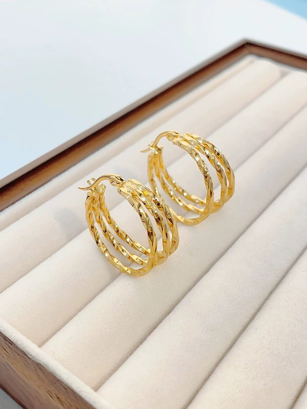 Sansheng Sanshi C-shaped twist hoop earrings, simple, versatile, textured, fashionable earrings, niche high-end cold style earrings